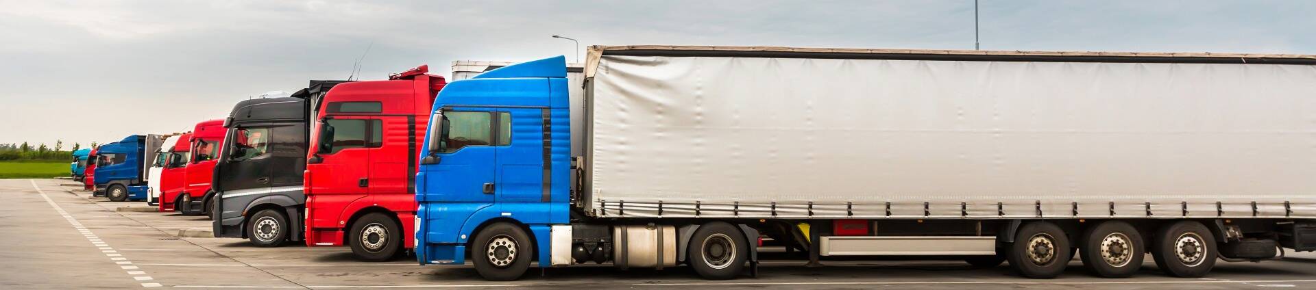 24-hour self storage units and monthly parking options on Stackkly